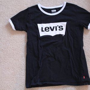 Girls levi's black t-shirt